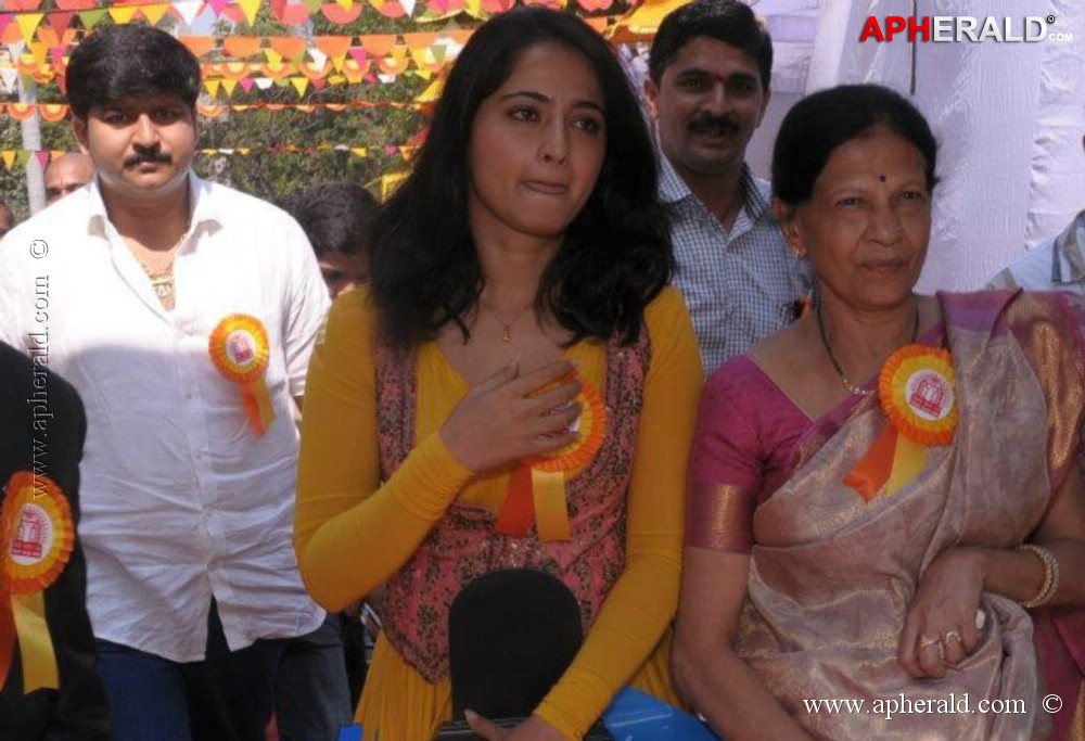 Anushka Shetty Unseen Rare Pics 